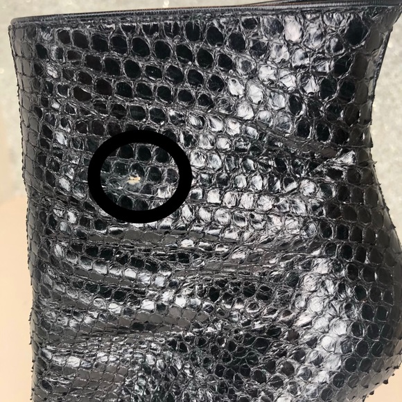 🔴 sold🔴 do not buy. Louboutin ankle boots 39 - Picture 7 of 8